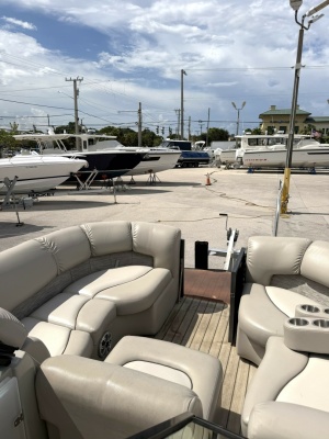ONCE AGAIN 25ft Manitou Yacht For Sale