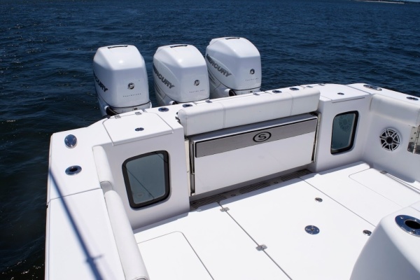 2022 Sportsman Open 352 - Cockpit
