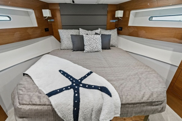 Truly Ineffable 42ft Cruisers Yachts Yacht For Sale