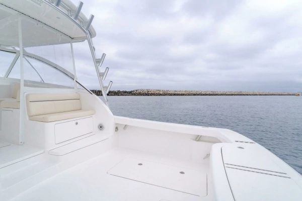 2022 Viking 38