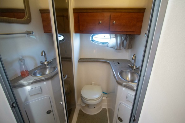 No Name 40ft Rinker Yacht For Sale