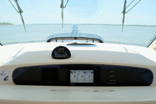 Grady-White 370 Express Yacht For Sale