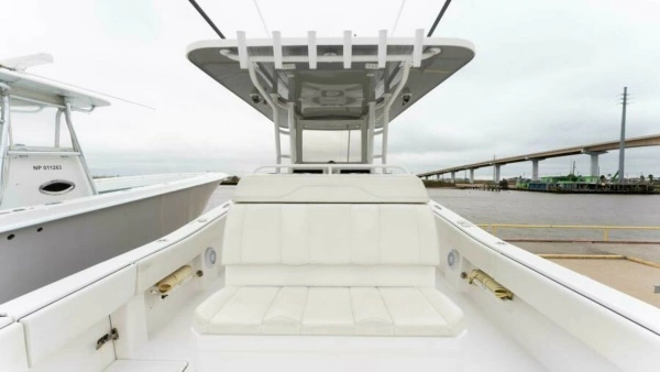 2019 Invincible 39