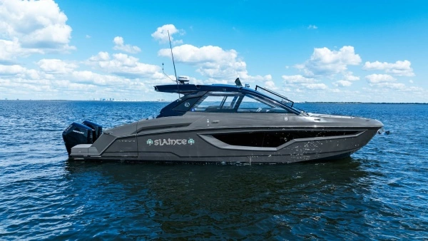42-ft-Cruisers Yachts-2023-42 GLS-Salinte Tampa Florida United States  yacht for sale