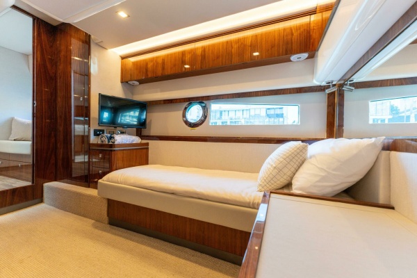 VENTURES64 48ft Riviera Yacht For Sale