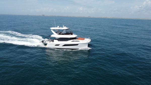 Hey Beautiful 44ft Aquila Yacht For Sale