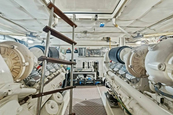 2013 Ferretti Yachts 62