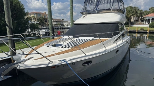 Meridian 391 Sedan Yacht For Sale