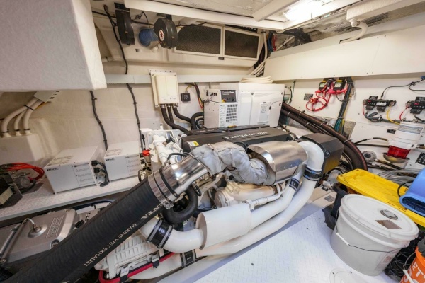 After Five 60ft Cruisers Yachts Yacht For Sale