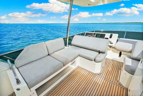 2019 Prestige 63