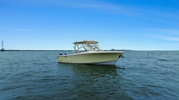2016 Grady-White 28