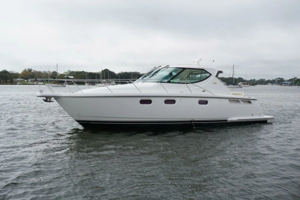 39-ft-Tiara Yachts-2007-3900 Sovran-The Pearl Pensacola Florida United States  yacht for sale