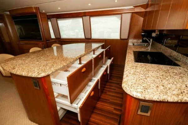 2012 Viking 76