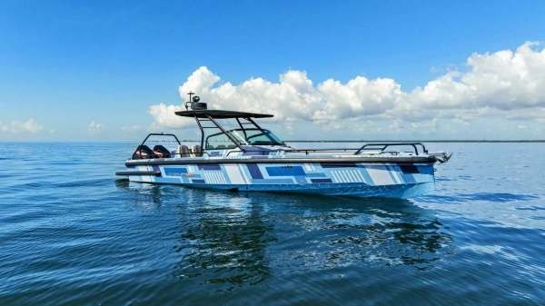 28-ft-Axopar-2022-Brabus Shadow 500 TT- Tampa Florida United States  yacht for sale