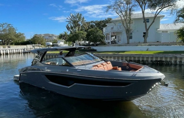 38ft Cruisers Yachts Yacht For Sale