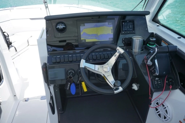 Photo of the 2023 Blackfin 272 DC