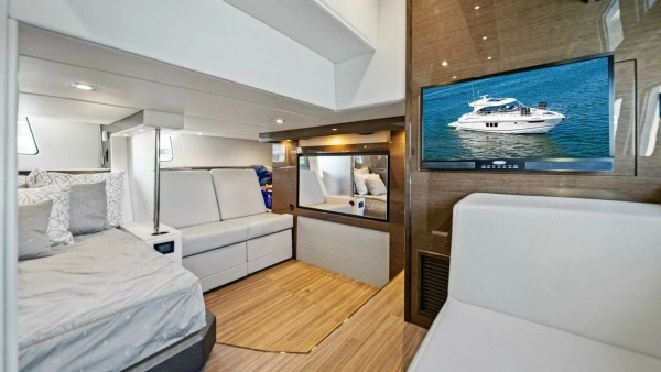 2019 Cruisers Yachts 45