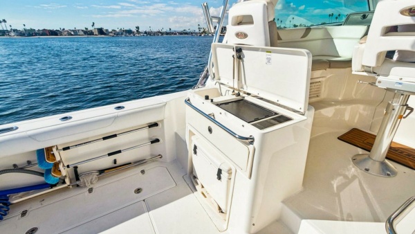 HAMMERHEAD II 34ft Boston Whaler Yacht For Sale