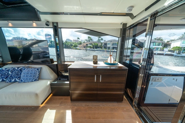 2022 Sunseeker 65