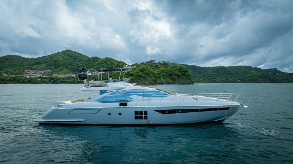 77-ft-Azimut-2017-77S-Carpe Diem-Genoa Italy yacht for sale