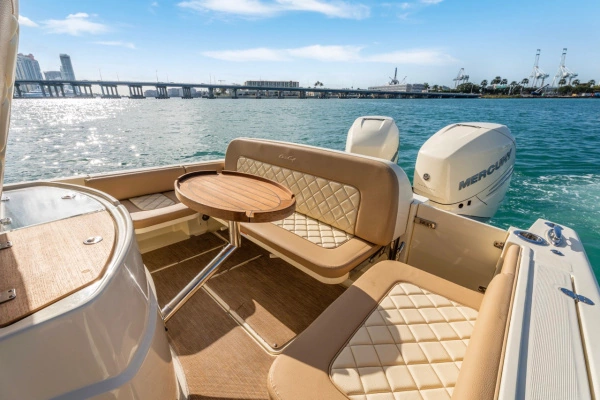 2022 Chris-Craft 30