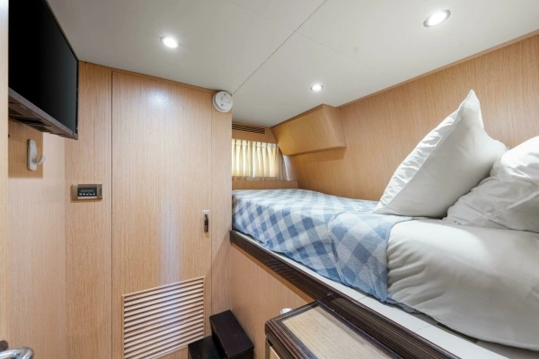 2010 Ocean Alexander 83