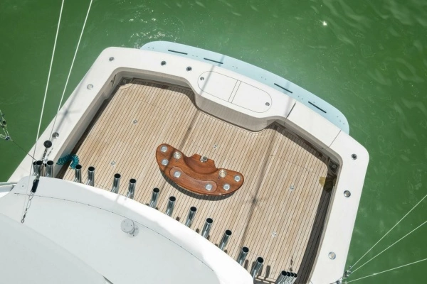 2015 Viking 52