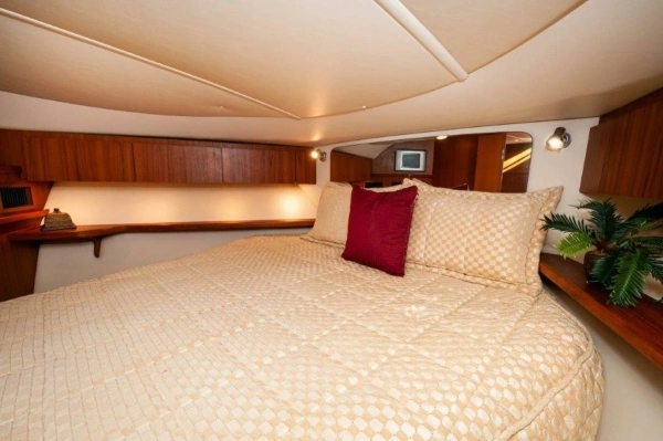 2003 Tiara Yachts 42