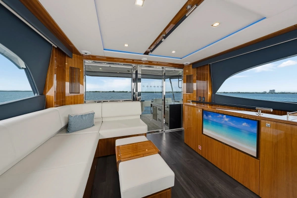2025 Riviera 72