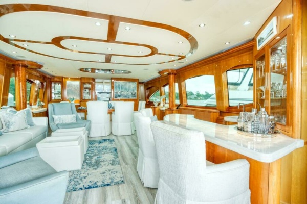 MAJESTIK 80ft Hatteras Yacht For Sale