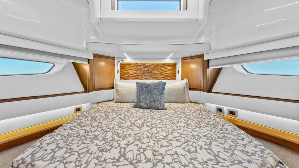 2025 Tiara Yachts 60