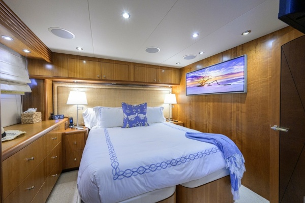 MAGIC 100ft Hatteras Yacht For Sale