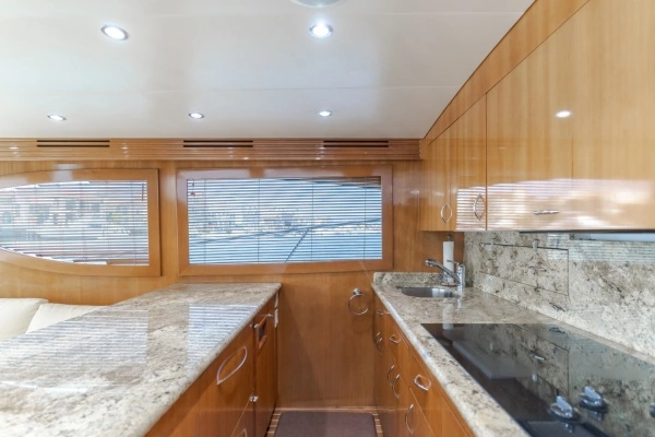 2003 Hatteras 54