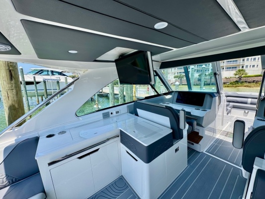 36ft Regal Yacht For Sale