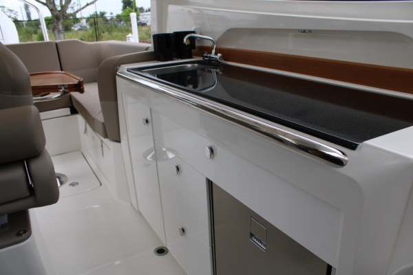 30ft Nimbus Yacht For Sale