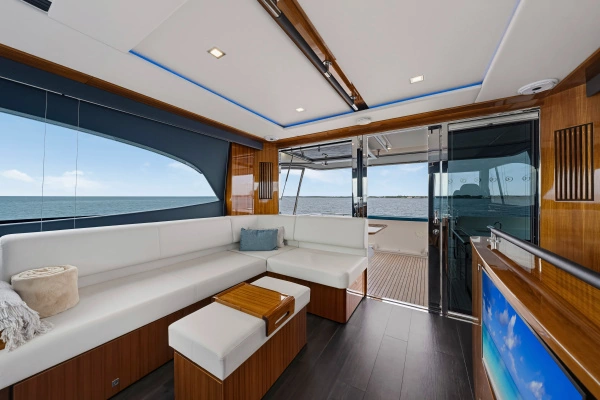 2025 Riviera 72
