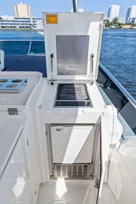 2018 Prestige 68