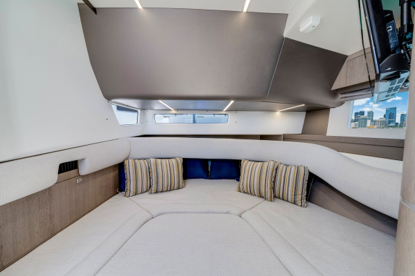 Only 60 hrs  37ft Galeon Yacht For Sale