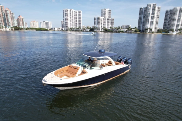 2022 Chris-Craft 35