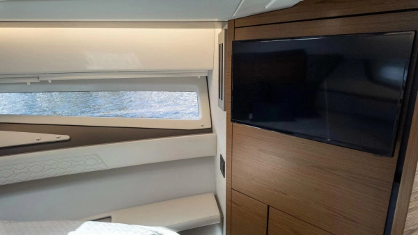 2022 Tiara Yachts 43