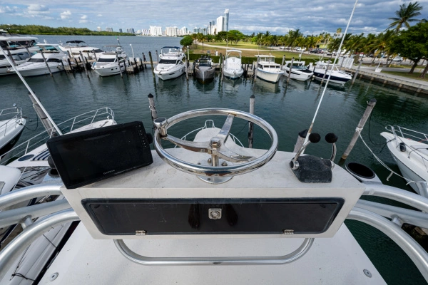 2001 Bertram 39