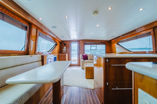 Water s Edge 60ft Hatteras Yacht For Sale