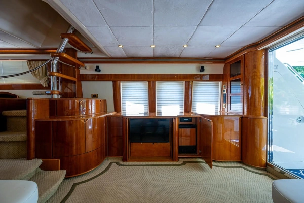 2000 Princess 72