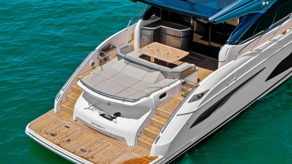 2019 Princess 65