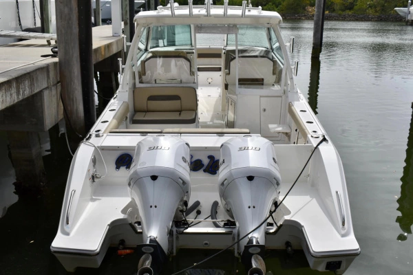 2019 Pursuit 32