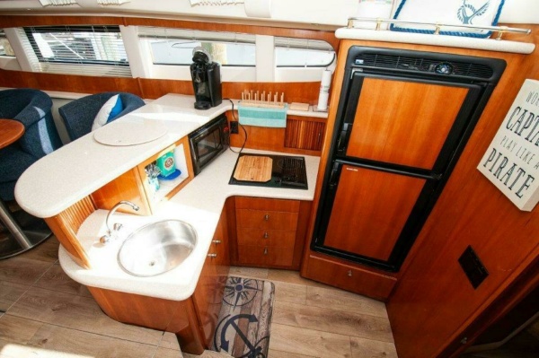 Graham s Enterprise 47ft Carver Yacht For Sale