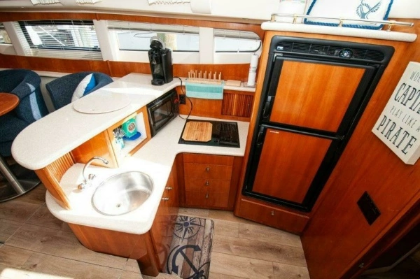 2002 Carver 47