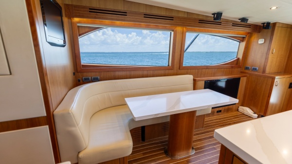 Knot Diggin 60ft Hatteras Yacht For Sale
