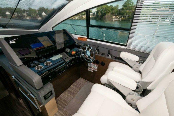 After Five 60ft Cruisers Yachts Yacht For Sale