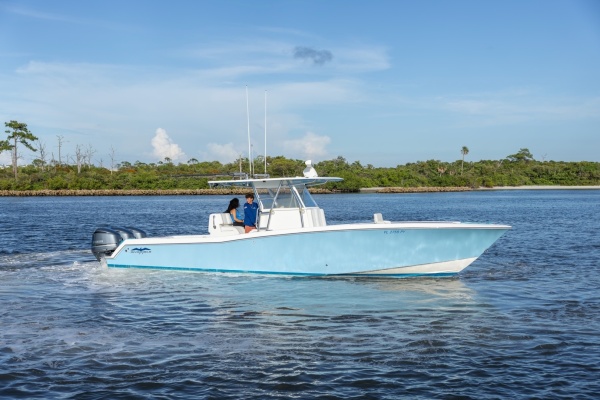 Invincible 36 - Starboard Profile
